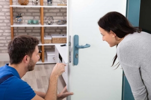Choosing the Right 24-Hour Locksmith in OKC: What to Look For